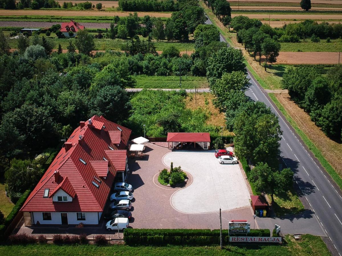 GOŚCINIEC NAD NARWIĄ - Airport Modlin Kikoly Zewnętrze zdjęcie